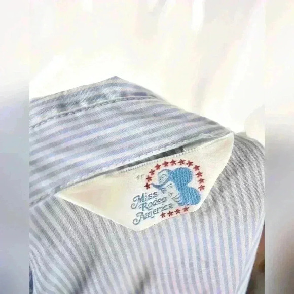 1980s MISS RODEO AMERICA Blue Striped Ruffled Bib Front  Western Shirt L USA - Picture 8 of 8